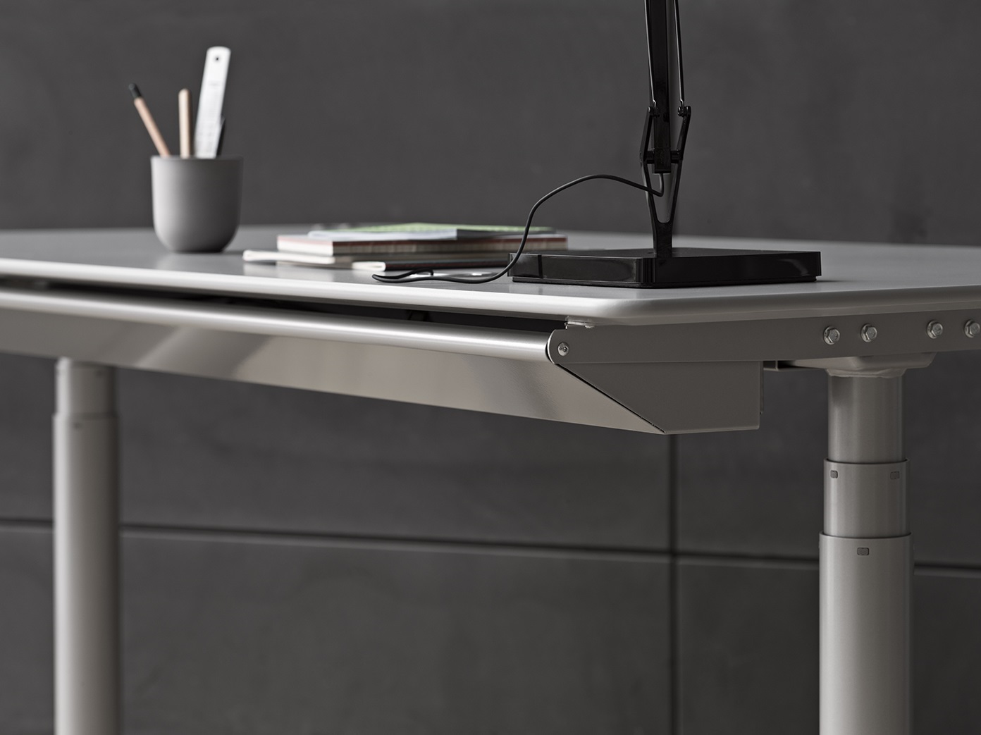 10 Good Reasons For A Height Adjustable Desk Why Stand Up Desks