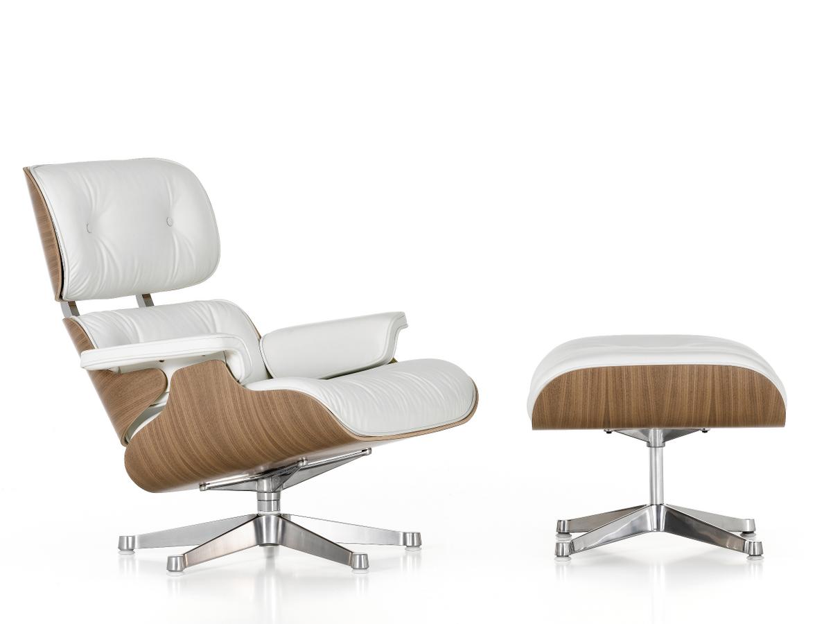 middag Vertrek naar kleding stof Vitra Lounge Chair & Ottoman - White Version by Charles & Ray Eames, 1956 -  Designer furniture by smow.com