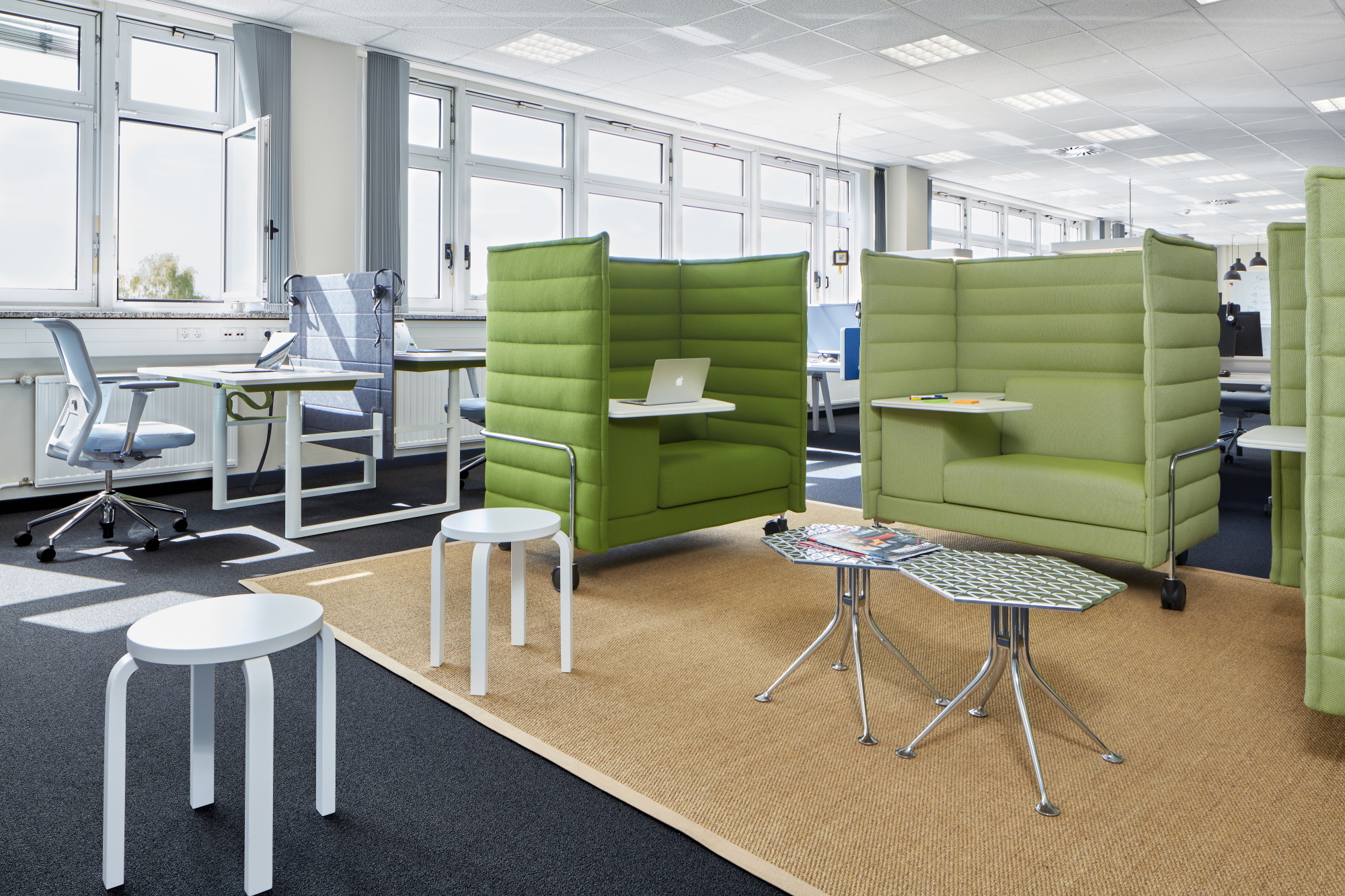 Secure office with work islands from Vitra